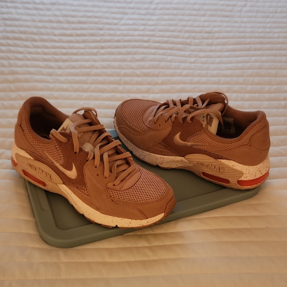 Nike  Sneakers in Rose Whisper